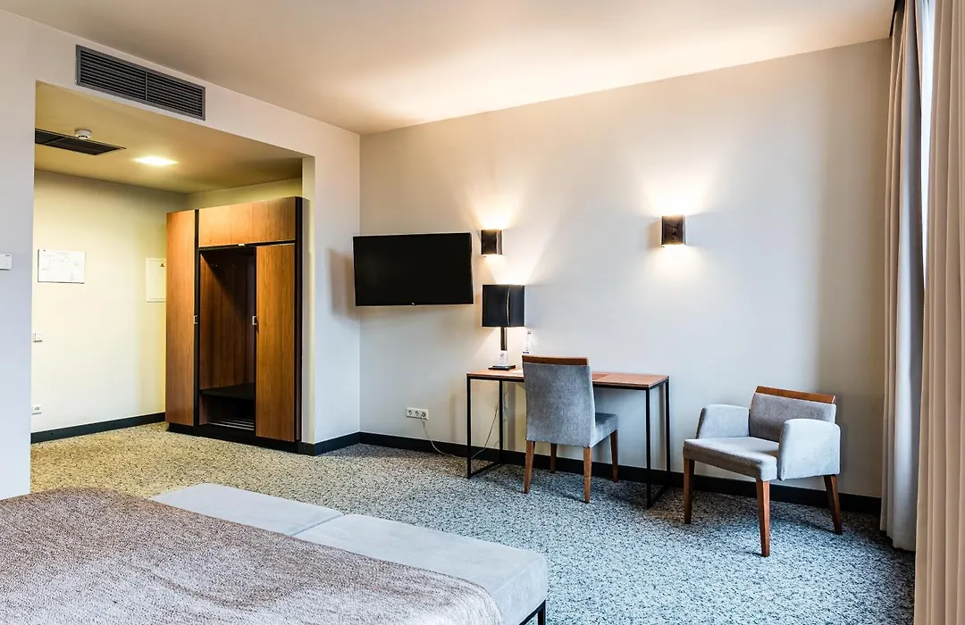 Victoria Hotel Kaunas-1